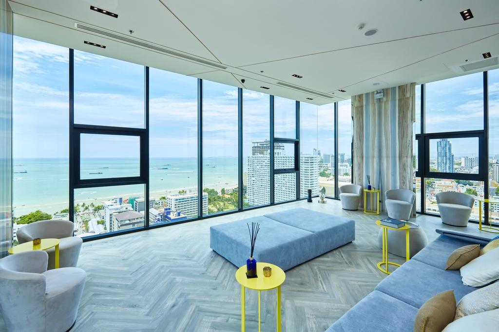 The Base By Fantasea Beach Pattaya Exterior photo