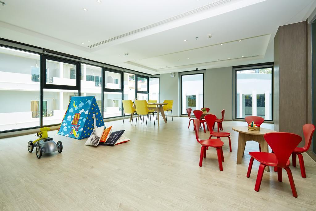 The Base By Fantasea Beach Pattaya Exterior photo